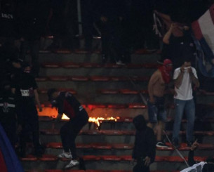 Πανικός σε ματς Libertadores στην Κολομβία - Ντου των οπαδών και διακοπή (video)