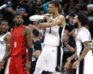 Σπερς – Τίμπεργουλβς: Πρώτος ημιτελικός με “MVP” Γουεμπανιάμα