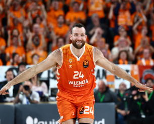 «How you doing baby»: Οι δηλώσεις του Κοστέλο στο «EuroLeague by Night» και η συνομιλία με Μπουρούση (video)