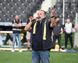 Ηλιόπουλος: «Η ομαδάρα της ΑΕΚ πήρε πρωτάθλημα κόντρα στη ντροπή και τη λάσπη»