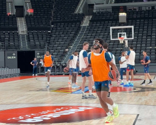 Προπονείται κανονικά με μάσκα ο Κι πριν το Game 5 της Βαλένθια με τον Παναθηναϊκό (video)