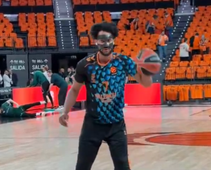 «Ζεσταίνεται» και παίζει με μάσκα ο Κι στο Game 5 της Βαλένθια με τον Παναθηναϊκό (video)