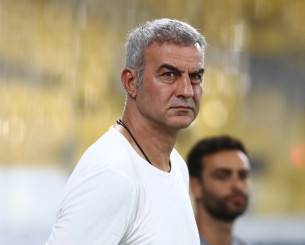Τα συλλυπητήρια της ΕΠΟ στον Δέλλα για τη Γωγώ Μαστροκώστα: «Ευχόμαστε δύναμη και κουράγιο στον Τραϊανό και στην κόρη του»