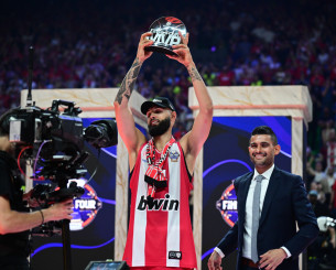 Από τα δάκρυα, στο βραβείο του MVP: Η λύτρωση για τον Φουρνιέ… άργησε 365 ημέρες!