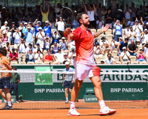 Συγκινητικό «αντίο» του Βαβρίνκα στο Roland Garros – Αποθέωση στο τελευταίο του ματς στο Παρίσι (videos)
