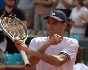 Ο Χόδαρ γράφει ιστορία στο Roland Garros με μοναδικό συνοδοιπόρο τον... συνονόματο πατέρα του