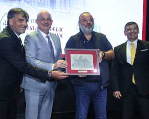 Ηλιόπουλος: «Η ΑΕΚ πήρε το πρωτάθλημα κόντρα στα συστήματα - Το αφιερώνουμε στη νέα μέρα και στη νεολαία μας» (video)