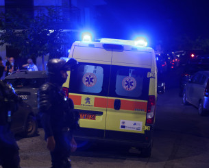 «Καλέστε την αστυνομία, μας μαχαίρωσαν»: Φώναζε ο φίλος του 17χρονος θύματος στην Καλλιθέα (video)