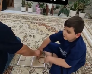 Αν πρέπει να δεις ένα βίντεο σήμερα, είναι αυτό - Πατέρας βοηθά τον τυφλό γιο του να παρακολουθήσει το Μουντιάλ