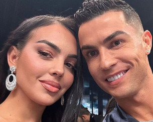 «Ξέσπασα σε κλάματα» - Πώς ζουν τελικά οι γυναίκες των ποδοσφαιριστών στη Σαουδική Αραβία