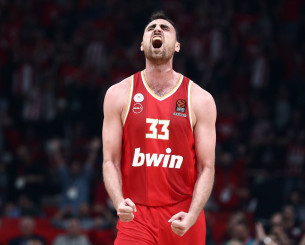 Μια παρτίδα σκάκι για τον Ολυμπιακό που προβάρει τα αραβικά του μέσω...Μαδρίτης