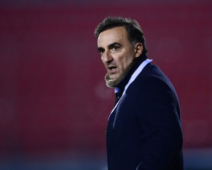 Στο νοσοκομείο ο Καρβαλιάλ  - Τι συνέβη με τον πρώην προπονητή του Ολυμπιακού (video)