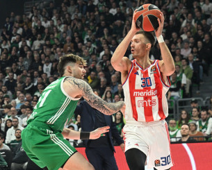 Αθλητικός διευθυντής Ερυθρού Αστέρα: «Επιθυμία μας να μείνει ο Πετρούσεφ»