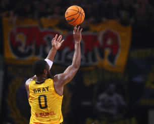 Τα απίθανα σουτ των Μπάρτλεϊ και Γκρέι που έστειλαν το ματς στην παράταση