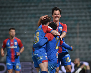 Ο Βόλος διέλυσε τον Πανσερραϊκό και έκανε βήμα παραμονής