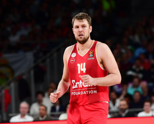 Ο Βεζένκοφ άνοιξε ξανά τον λογαριασμό του στο Instagram