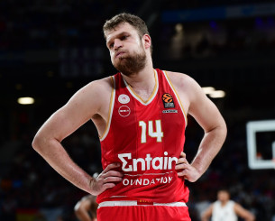 Πλήρωσε το μπλακ-άουτ, στο χέρι του η πρόκριση