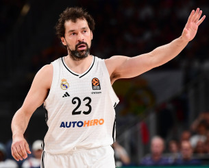 Αουτσάιντερ για… φίλημα