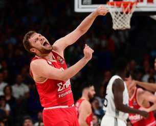 Οι ερυθρόλευκοι πανηγυρισμοί στη Μαδρίτη για την πρόκριση στο Final 4 (video)