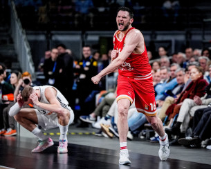 Καρέ - καρέ ο iconic πανηγυρισμός του Παπανικολάου