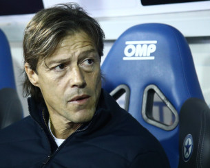 «Η Τσίβας δεν σκέφτεται τον Αλμέιδα για τον πάγκο της»