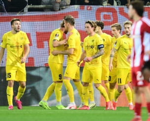 Γιατί η Μπόντο/Γκλιμτ έχει μια κάθετο στο όνομά της