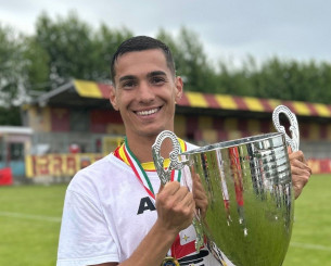 Ποιος είναι ο Έλληνας στράικερ που πήρε πρωτάθλημα στην Ιταλία