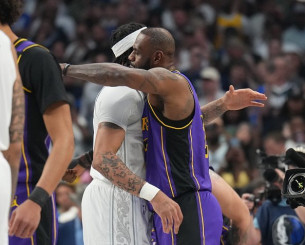 Το καρφί του ΛεΜπρόν για τους Λέικερς: «Όταν ο Ντέιβις είπε αυτά που ήθελε, έφυγε...»