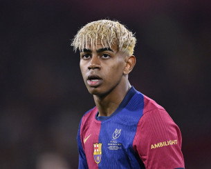 Μια κίνηση του Γιαμάλ προς τον Μέσι προκάλεσε απορίες