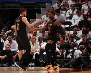 Οι Καβαλίερς πάτησαν τους Χιτ και πήραν την πρόκριση για τα ημιτελικά της Ανατολής