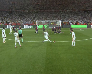 Άψογο φάουλ του Εμπαπέ και 1-1 (video)