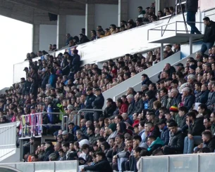 Ομάδα στην Πορτογαλία τιμωρήθηκε επειδή οπαδοί σήκωσαν φουσκωτή κούκλα σεξ