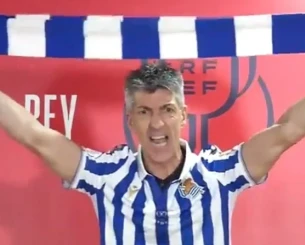 Οταν ο Αλγκουαθίλ είχε «τρελαθεί» στη συνέντευξη Τύπου και φώναζε συνθήματα (video)