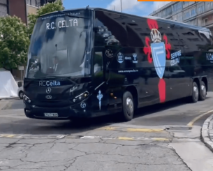 Θέλτα σε… κατάσταση πολέμου ενόψει Ρεάλ -  Χτυπούσαν τα παράθυρα του λεωφορείου μαζί με τους οπαδούς (video)