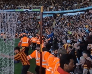 Ανεβάστε τον ήχο στο γκολ ανόδου της Μπράντφορντ - Η απόλυτη παράνοια (video)