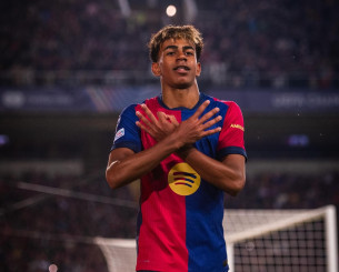 Αποθέωση Γιαμάλ από Τεν Κάτε: «Είναι πολύ μπροστά από τον Μέσι όταν ήταν σε αυτή την ηλικία»