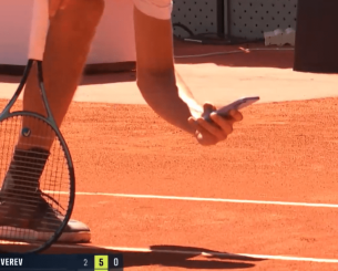 Ο Ζβέρεφ... τράβηξε φωτογραφία το σημάδι της μπάλας μετά από μια οριακή φάση (video)