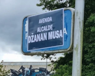 O Μούσα έγινε... δρόμος στο Λούγκο: Οι οπαδοί της Μπρέογκαν τον υποδέχθηκαν με τιμές Δημάρχου