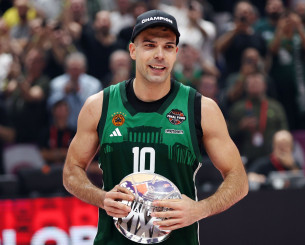 Τέσσερις ακόμα κορυφές στο στόχαστρο του Κώστα Σλούκα ενόψει Άμπου Ντάμπι