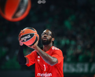 Ο Τζον Μπράουν έβαλε... φωτιά: «Να πάνε να γ@@@ οι οπαδοί της Παρτιζάν, προτιμώ να πάω στη Μαδαγασκάρη»