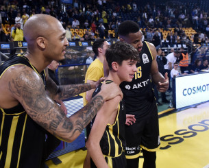 Ιστορική στιγμή: Ο 14χρονος Πάρης Κλώντζαρης έγινε ο νεότερος παίκτης στην ιστορία της GBL