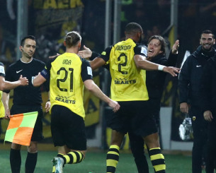 Έτσι αποχαιρέτισε ο Αλμέιδα τους παίκτες της ΑΕΚ στην Τούμπα