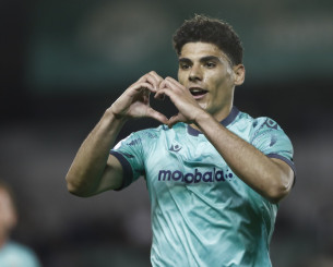 Σε πρώτο πλάνο για την ΑΕΚ ο Τσάπρας, τσεκάρει και Βήχο-Κωστή από τον Λεβαδειακό