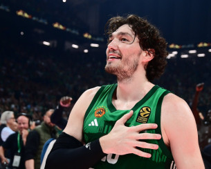 Ο Οσμάν αποκαλύπτει πώς έμαθε το σύνθημα που τρέλανε τον κόσμο του Παναθηναϊκού