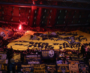 Η άλλη όψη του ημιτελικού της ΑΕΚ Betsson: Το πάθος στην κερκίδα και η ένταση στο παρκέ (video)