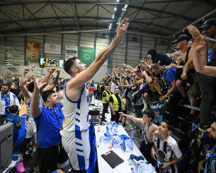 Έξαλλοι πανηγυρισμοί ομάδας και κόσμου του Ηρακλή για την επιστροφή στην Stoiximan GBL