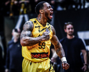 Ο Ρέιζον Τάκερ στο Athletiko: «Ο Σάκοτα μας είπε να το διασκεδάσουμε κόντρα στην Τενερίφη, να παίξουμε όπως ξέρουμε»