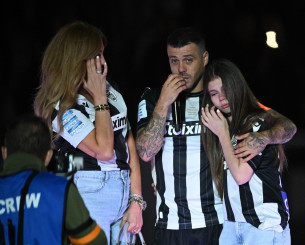 Η συγκλονιστική εικόνα με τα δάκρυα της κόρης του Βιεϊρίνια