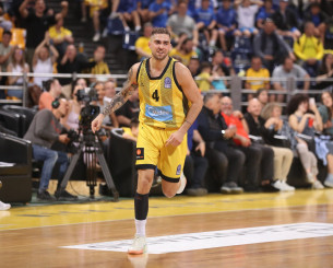 Ο κόσμος του Άρη αποθέωσε τον Τολιόπουλο κατά την έξοδό του (video)