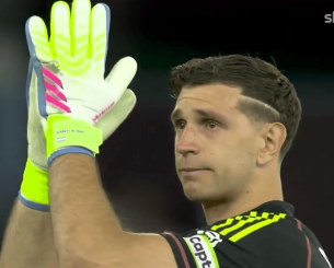 Με δάκρυα στα μάτια ο Εμιλιάνο Μαρτίνες αποχαιρέτησε τους οπαδούς της Άστον Βίλα (video)